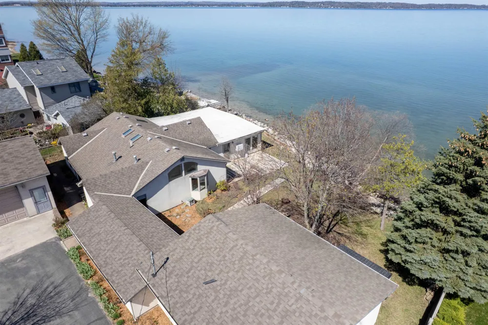 5271 US-31 N Acme Township, MI 49690