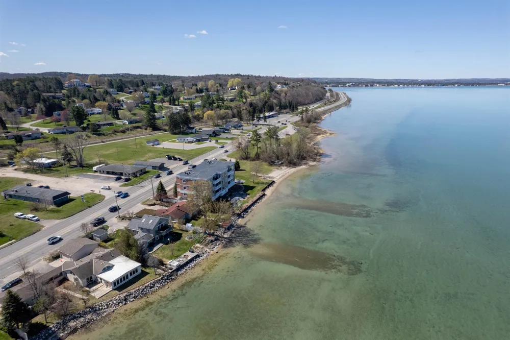 5271 US-31 N Acme Township, MI 49690