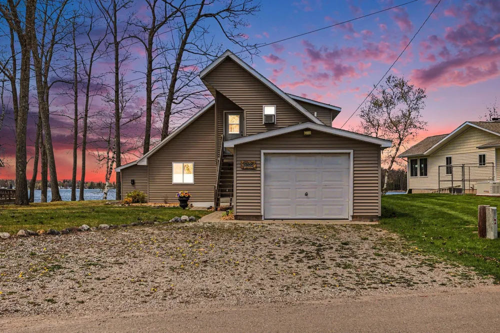 8006 Lakeside Boulevard Plainfield Township, MI 48739