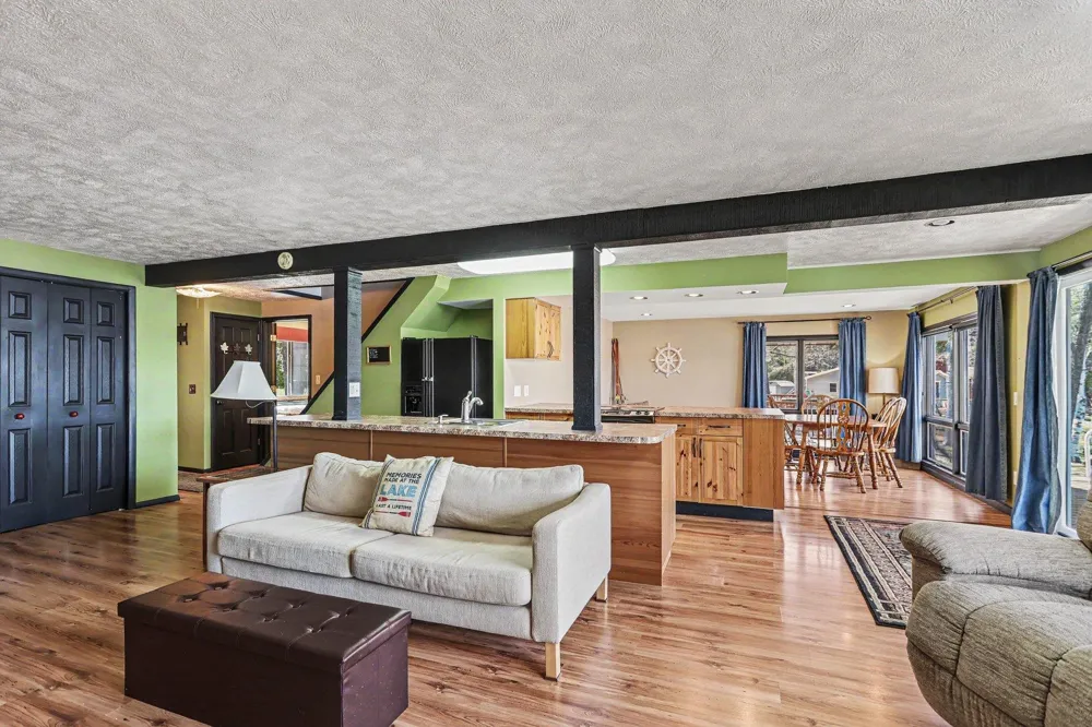 8006 Lakeside Boulevard Plainfield Township, MI 48739