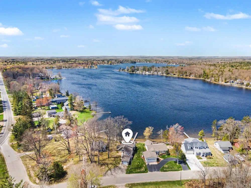 8006 Lakeside Boulevard Plainfield Township, MI 48739