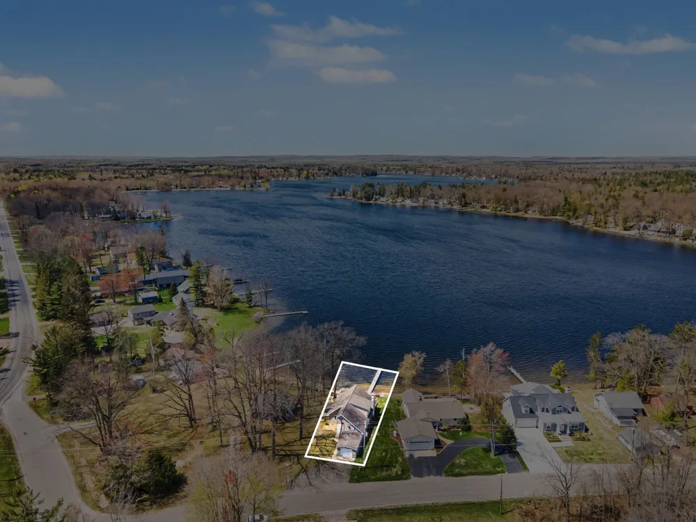8006 Lakeside Boulevard Plainfield Township, MI 48739