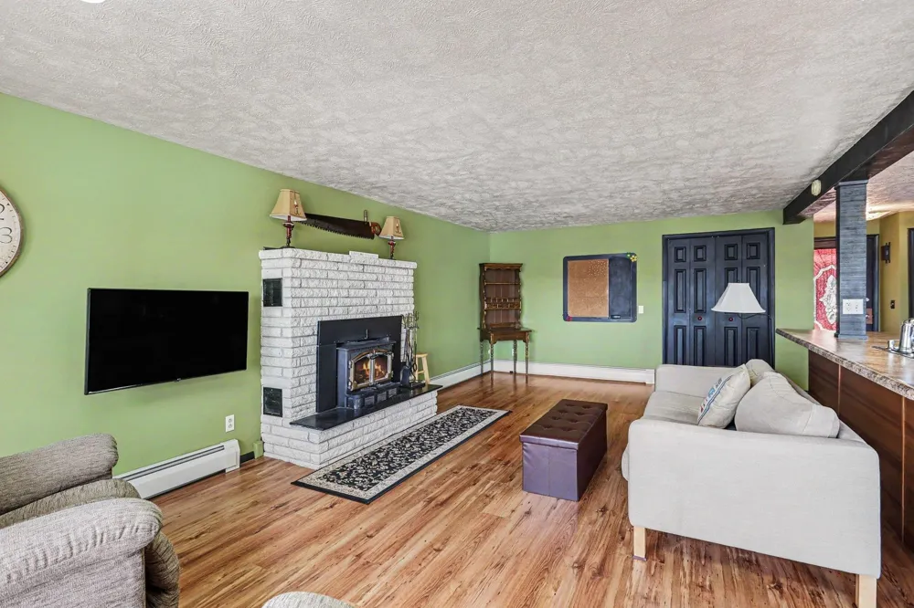 8006 Lakeside Boulevard Plainfield Township, MI 48739