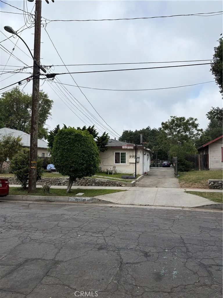 401 Chester Avenue Pasadena, CA 91106
