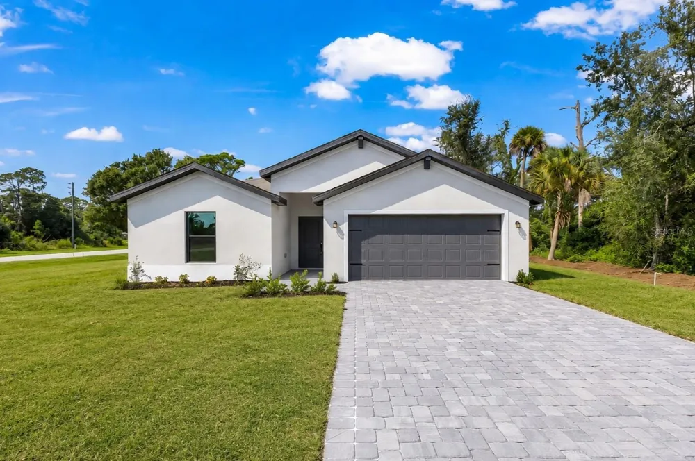 8014 LATOUR AVENUE North Port, FL 34291