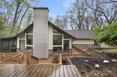 14458 Wolf Lane