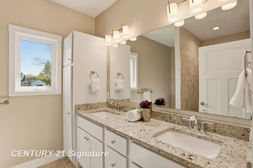 4092 Woodburn Court Saginaw Charter Township, MI 48603