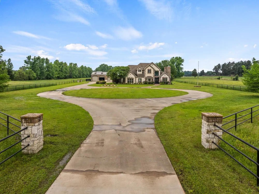 2320 W State Hwy 11 Pittsburg, TX 75686