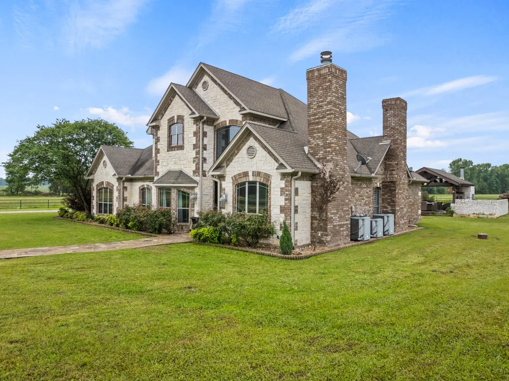 2320 W State Hwy 11 Pittsburg, TX 75686