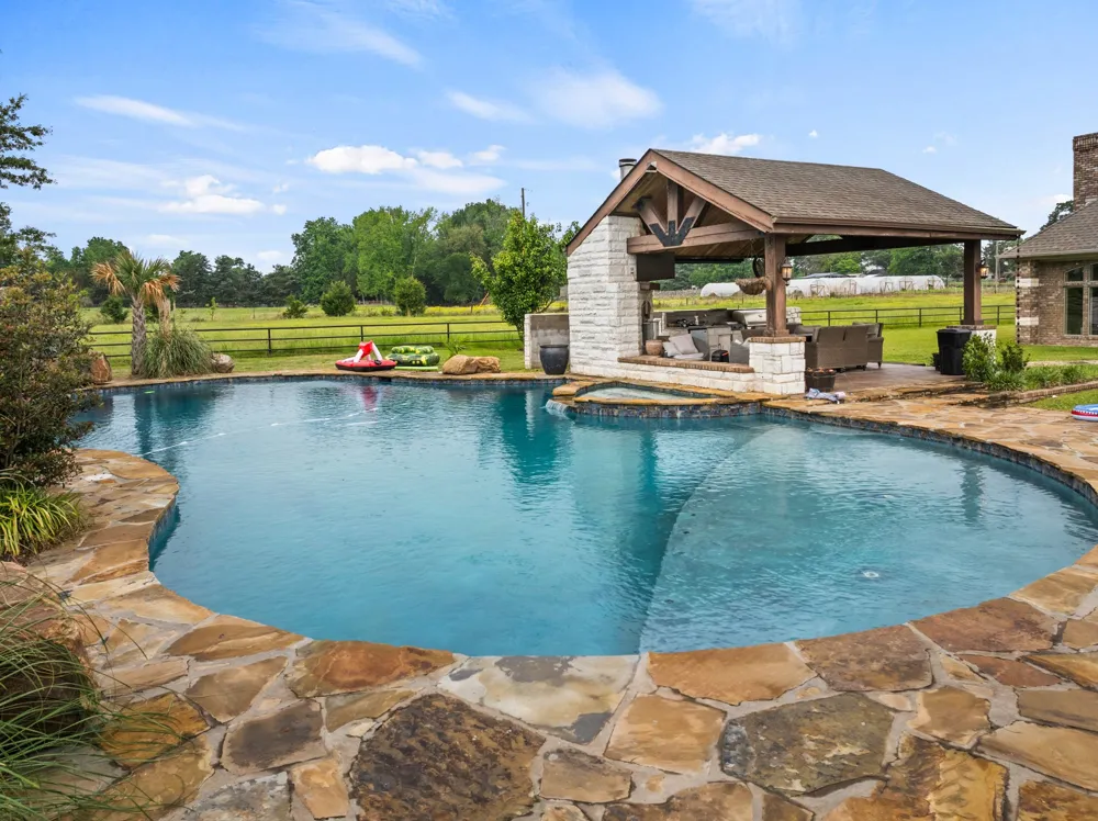 2320 W State Hwy 11 Pittsburg, TX 75686