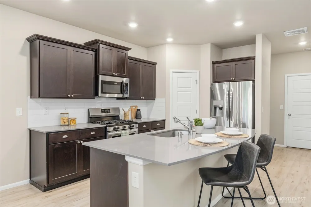 32879 Ten Trails Pkwy SE Black Diamond, WA 98010