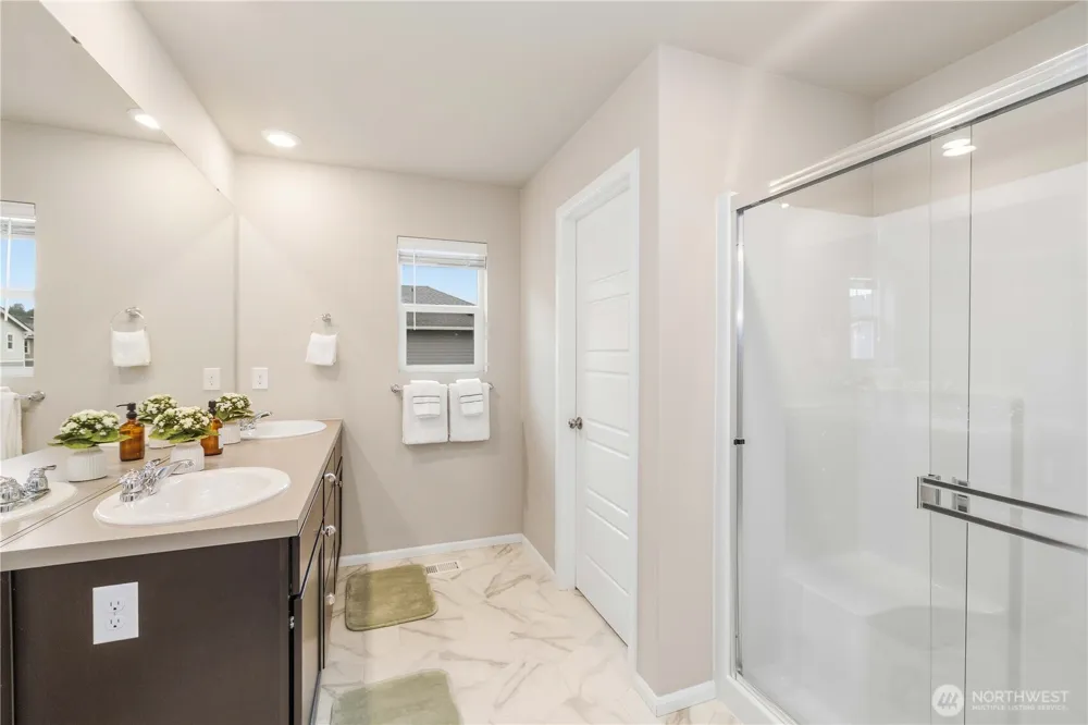 32879 Ten Trails Pkwy SE Black Diamond, WA 98010