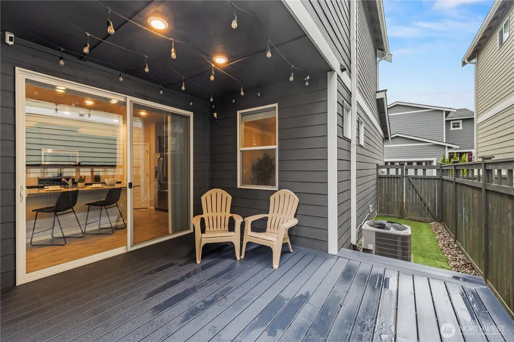 32879 Ten Trails Pkwy SE Black Diamond, WA 98010