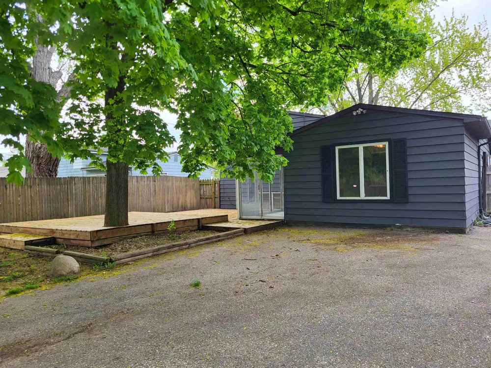 537 Clarion Street Clio City, MI 48420