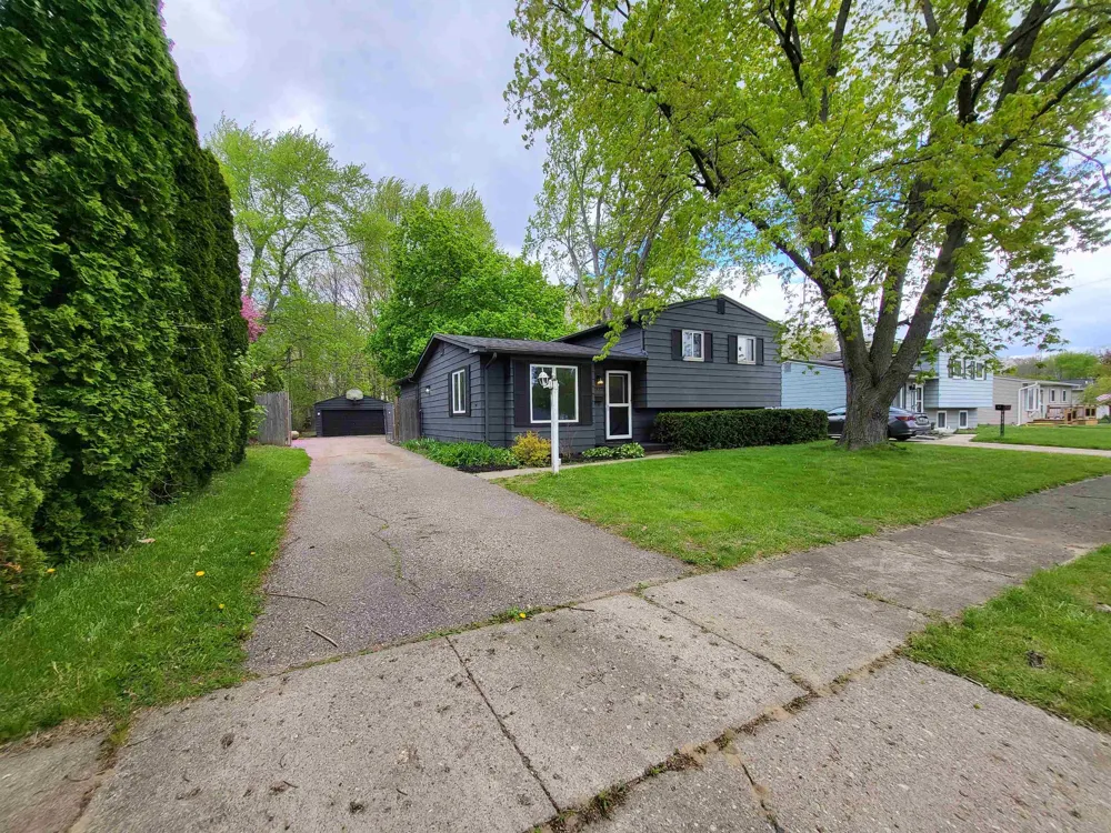 537 Clarion Street Clio City, MI 48420