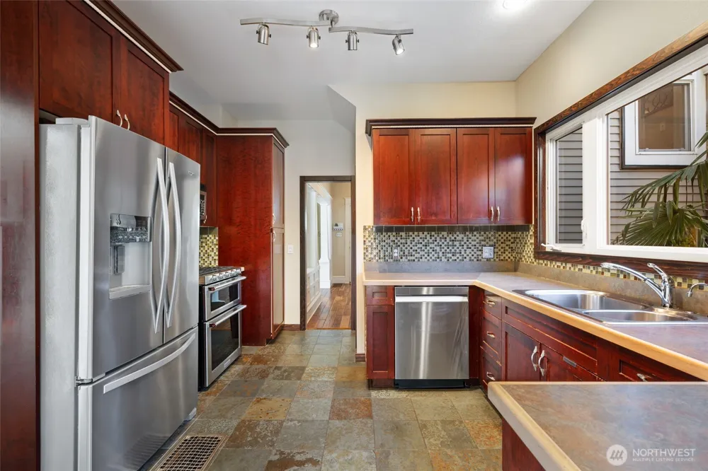 602 NW 18th Loop Camas, WA 98607