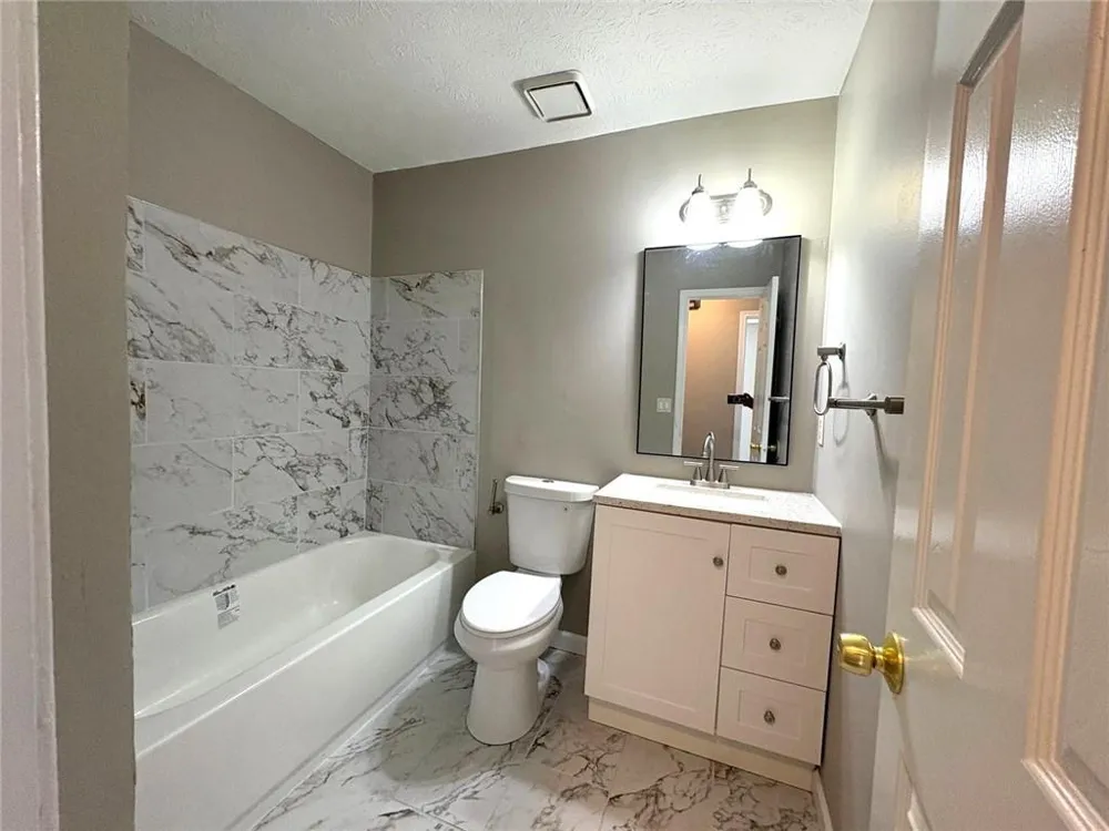 1990 Lown Farm Lane Lithonia, GA 30058