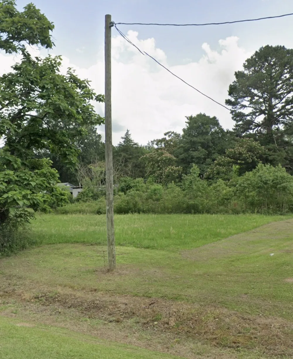 2202 E Avenue B Hooks, TX 75561