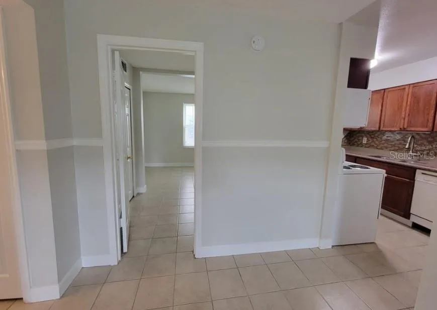 817 SKY LAKE CIRCLE #A Orlando, FL 32809