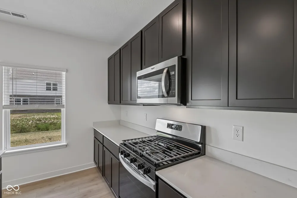 100 Ames Drive Whiteland, IN 46184