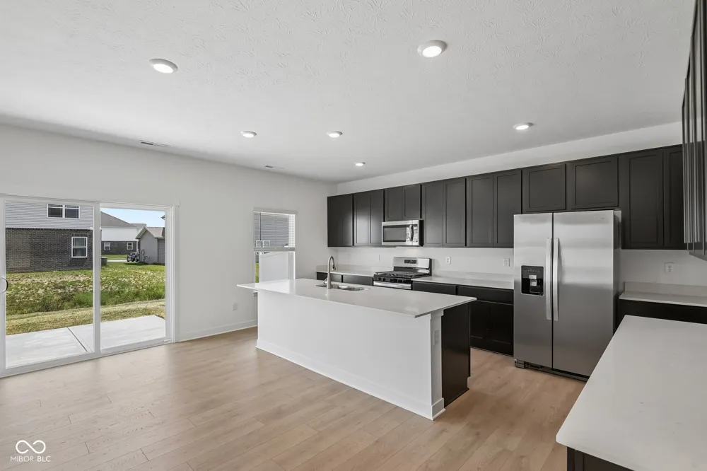 100 Ames Drive Whiteland, IN 46184