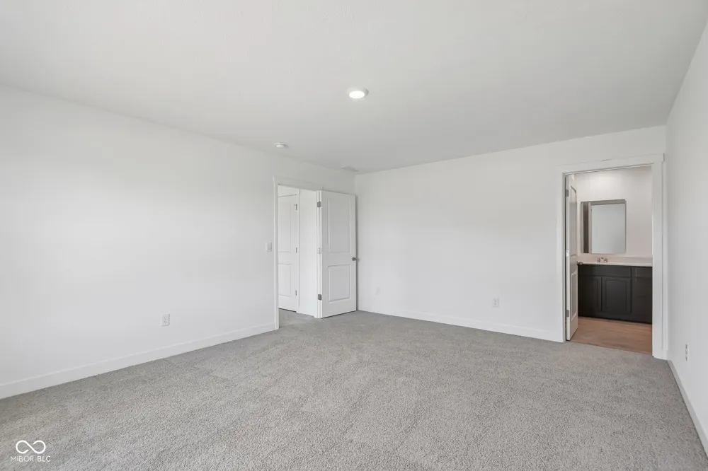 100 Ames Drive Whiteland, IN 46184