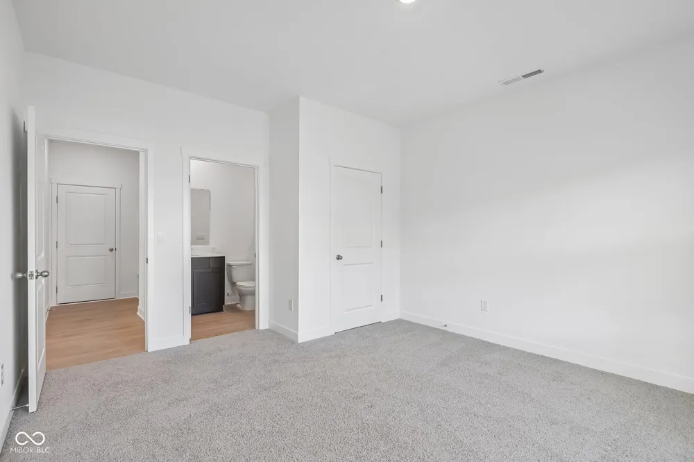 100 Ames Drive Whiteland, IN 46184