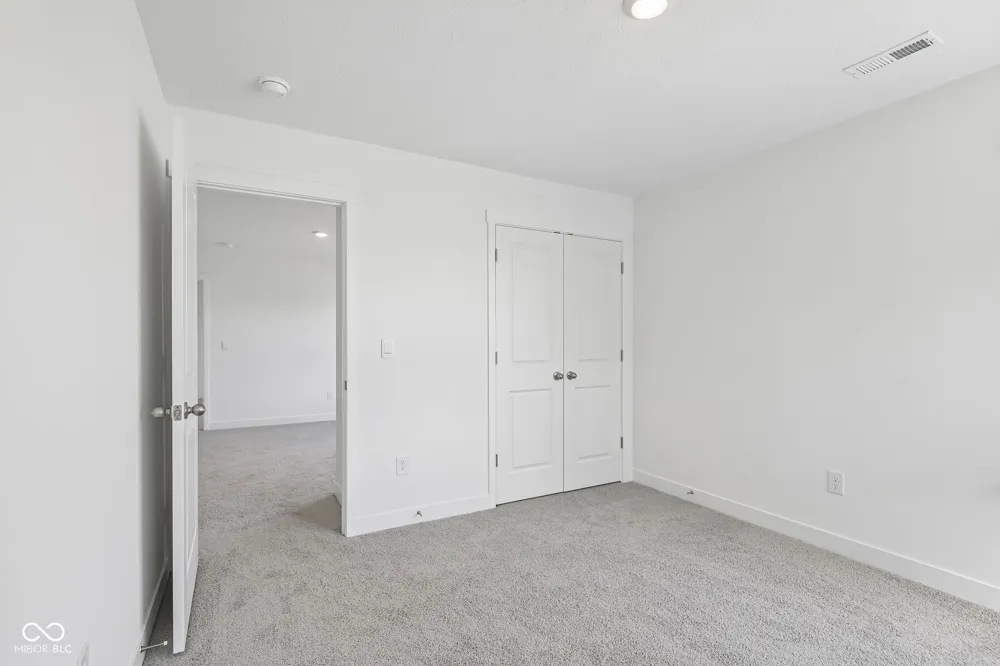 100 Ames Drive Whiteland, IN 46184