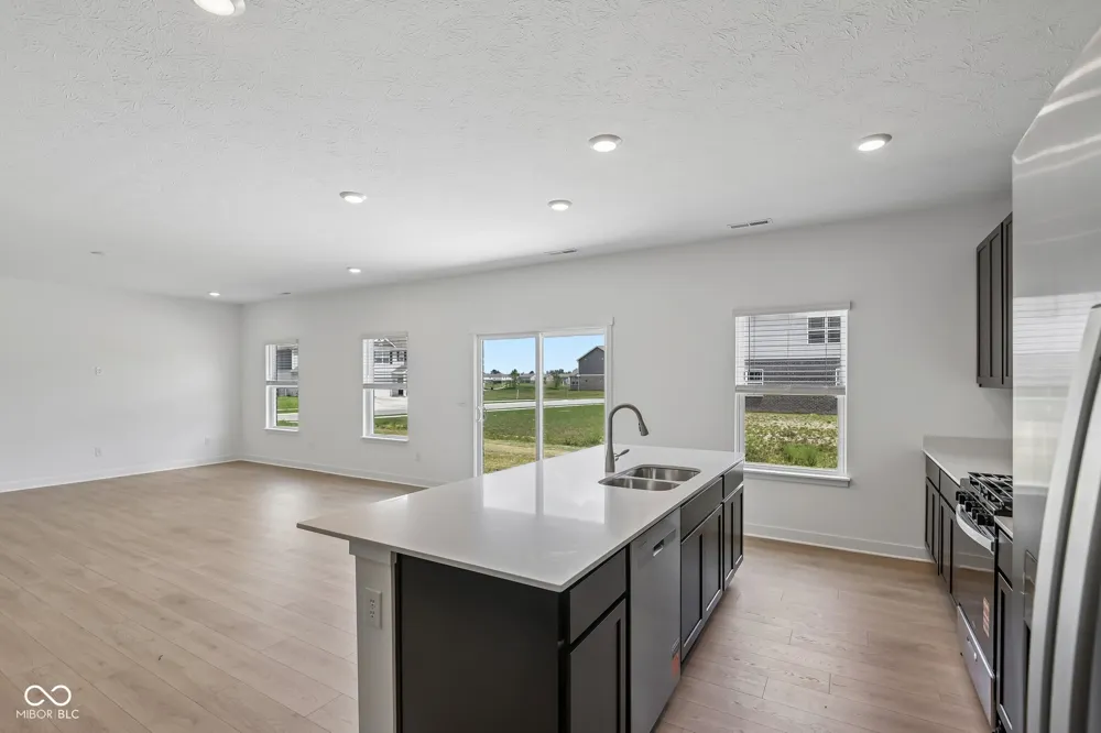 100 Ames Drive Whiteland, IN 46184