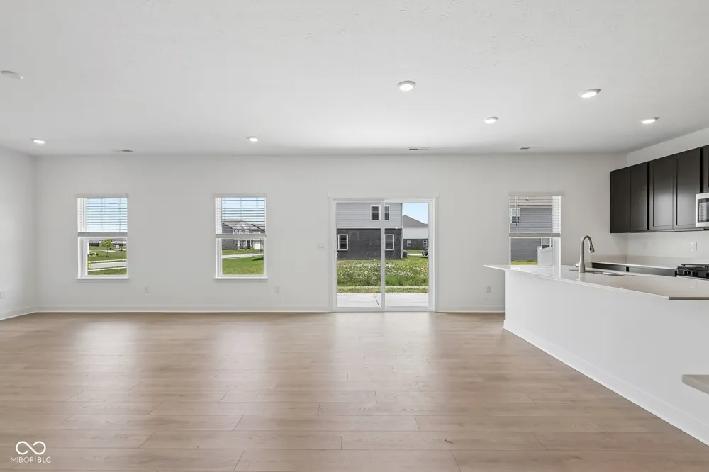 100 Ames Drive Whiteland, IN 46184