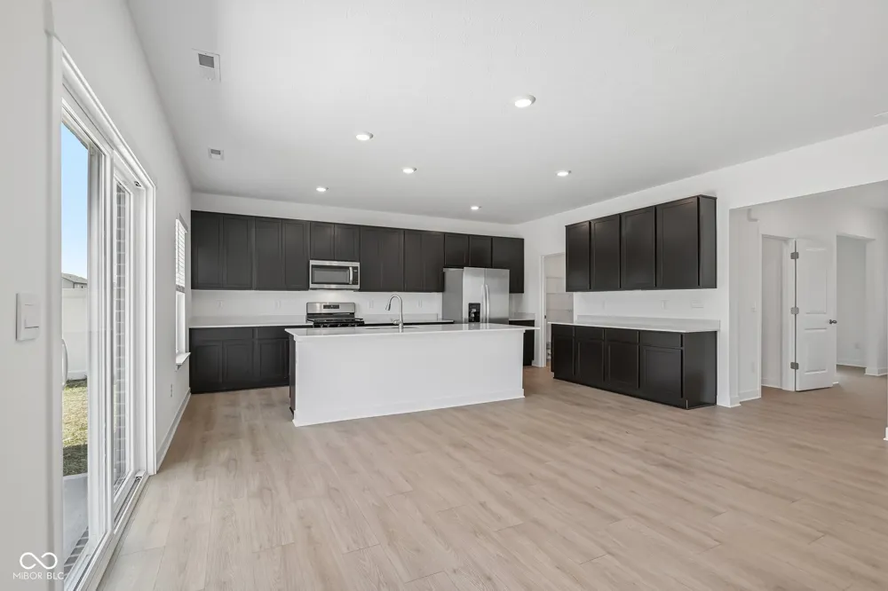 100 Ames Drive Whiteland, IN 46184