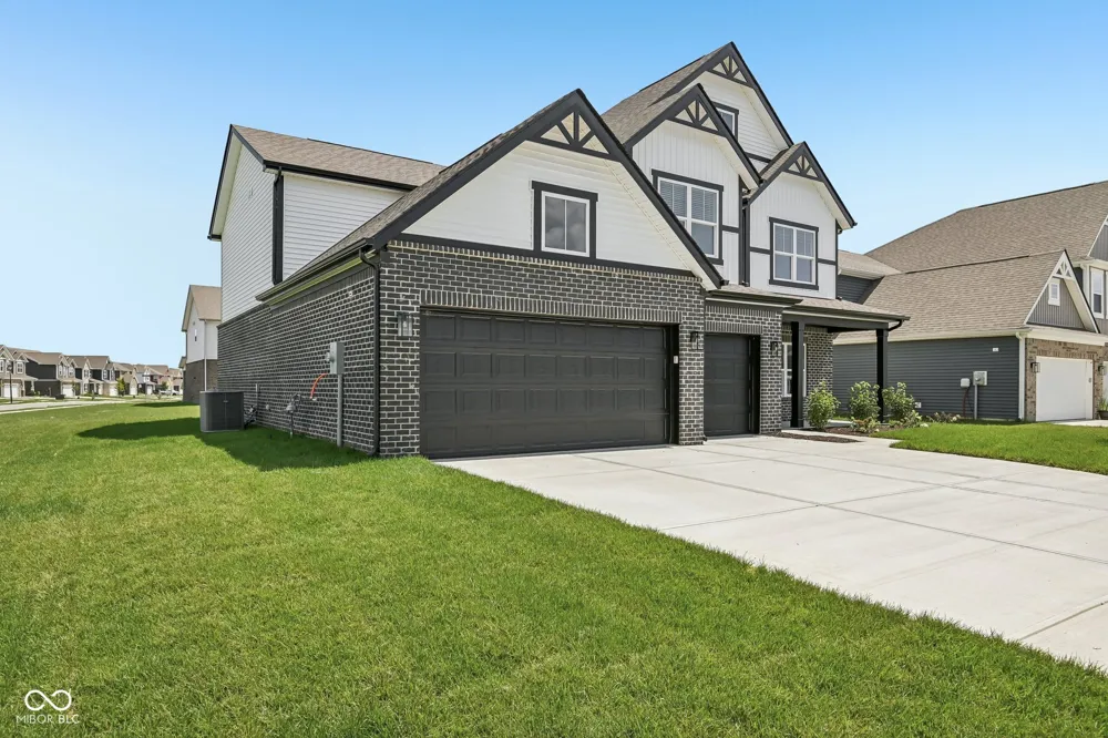 100 Ames Drive Whiteland, IN 46184
