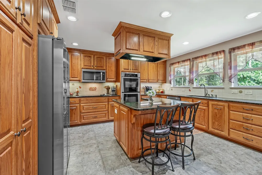 19135 Bynum Flint, TX 75762