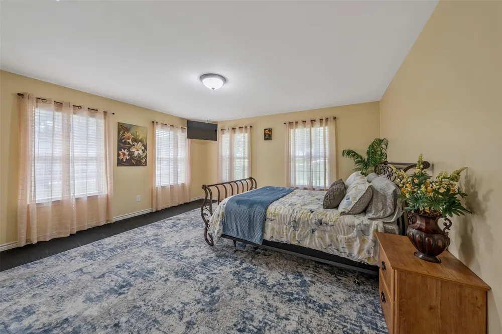 19135 Bynum Flint, TX 75762