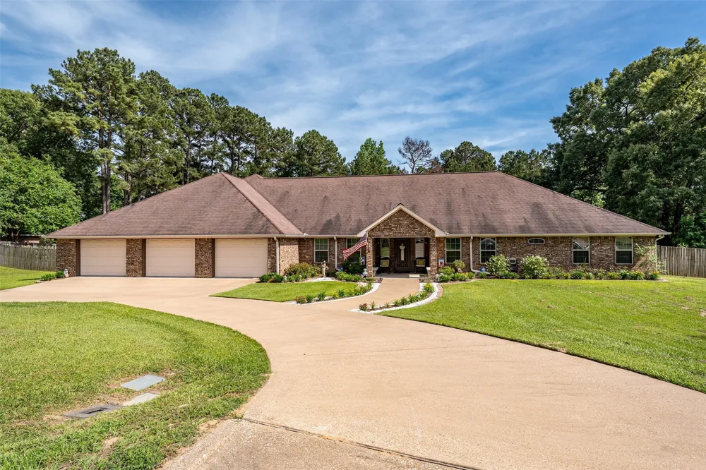 19135 Bynum Flint, TX 75762