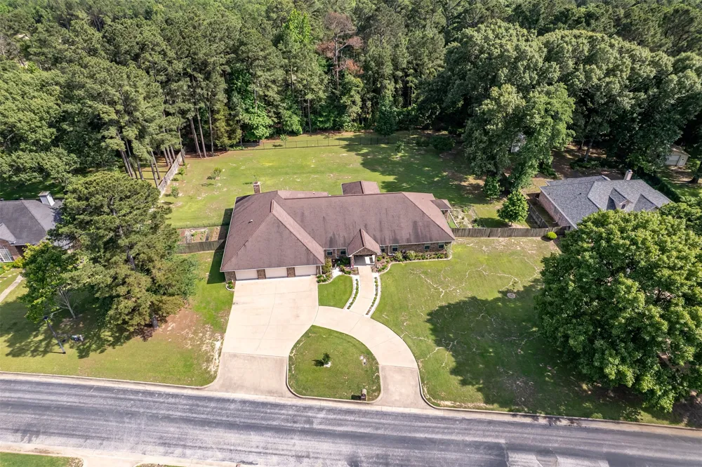 19135 Bynum Flint, TX 75762