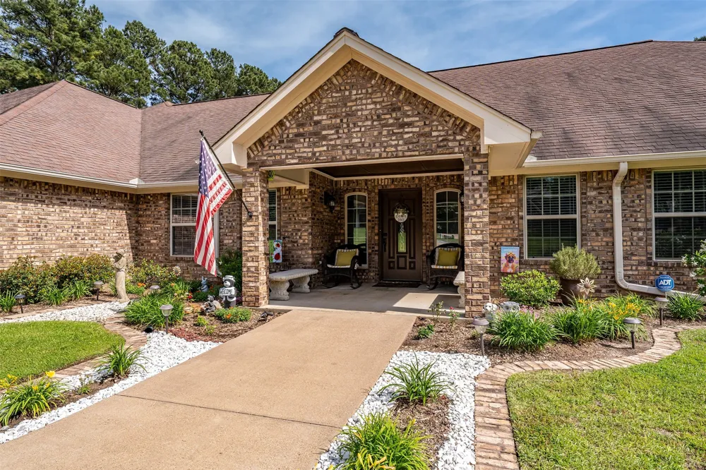 19135 Bynum Flint, TX 75762