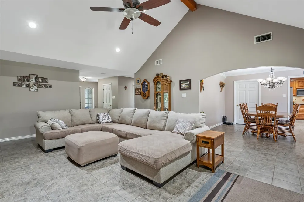 19135 Bynum Flint, TX 75762