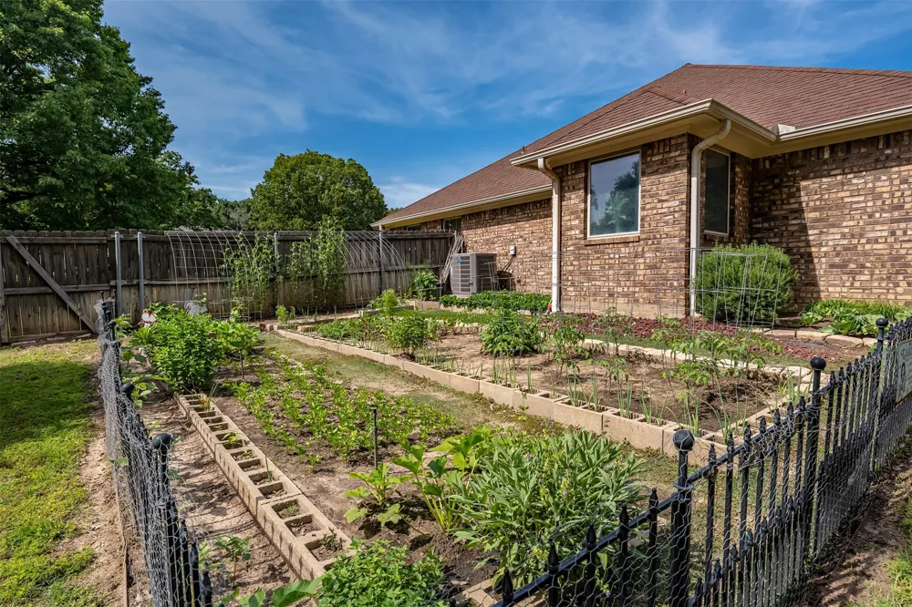 19135 Bynum Flint, TX 75762