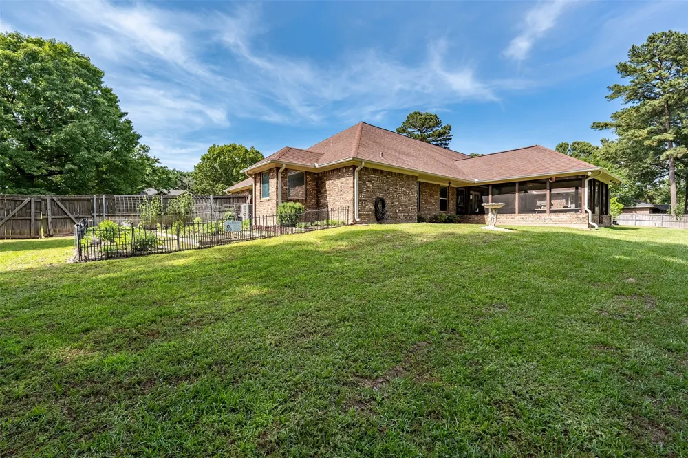 19135 Bynum Flint, TX 75762