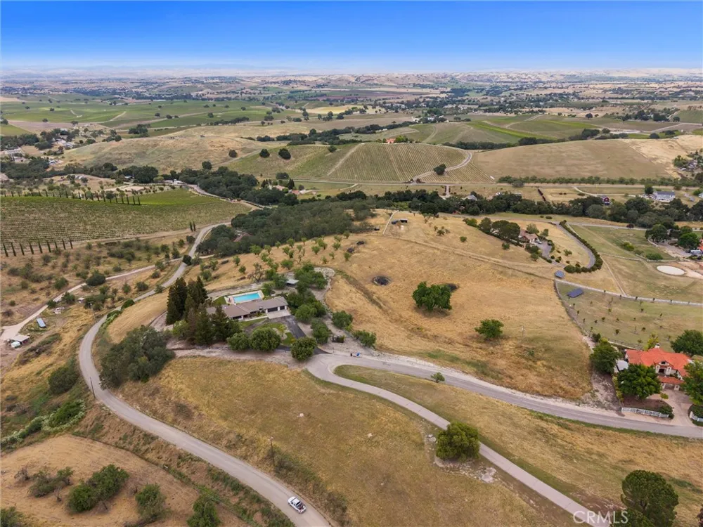 4205 High Grove Road Templeton, CA 93465