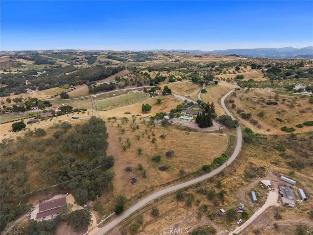 4205 High Grove Road Templeton, CA 93465