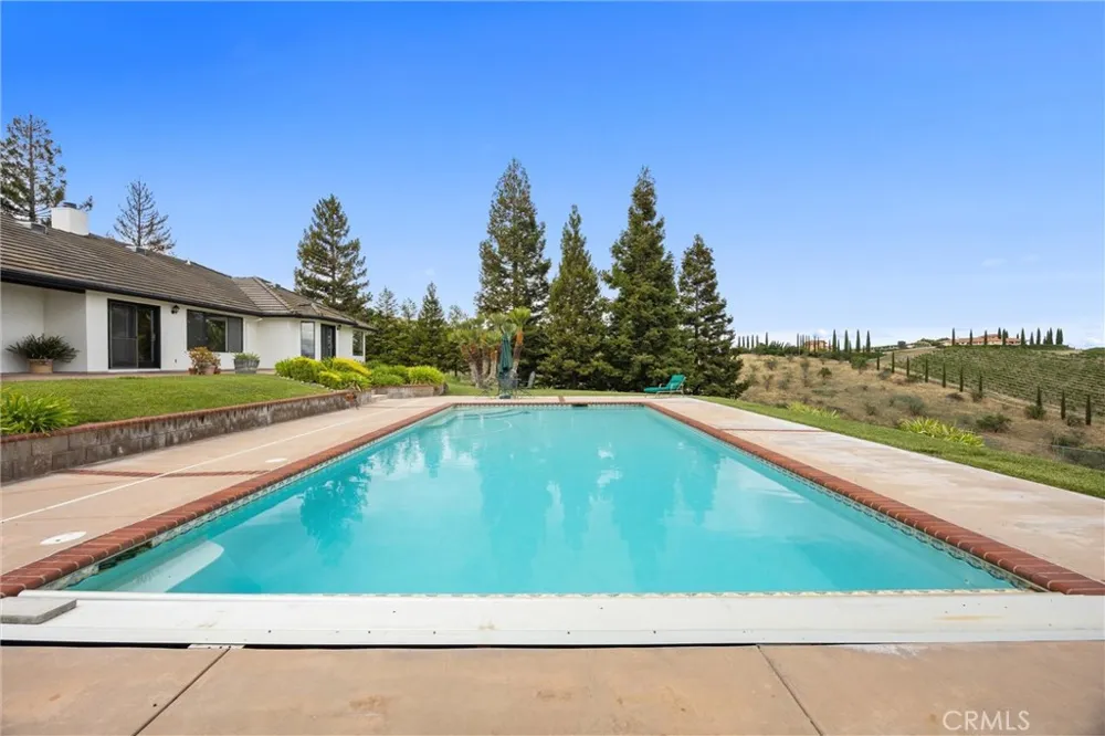 4205 High Grove Road Templeton, CA 93465