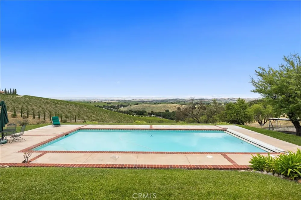 4205 High Grove Road Templeton, CA 93465