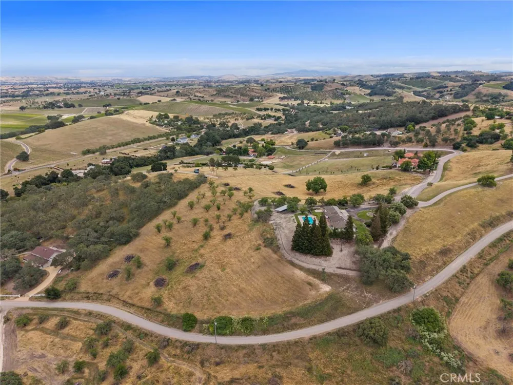 4205 High Grove Road Templeton, CA 93465