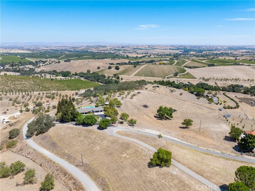 4205 High Grove Road Templeton, CA 93465