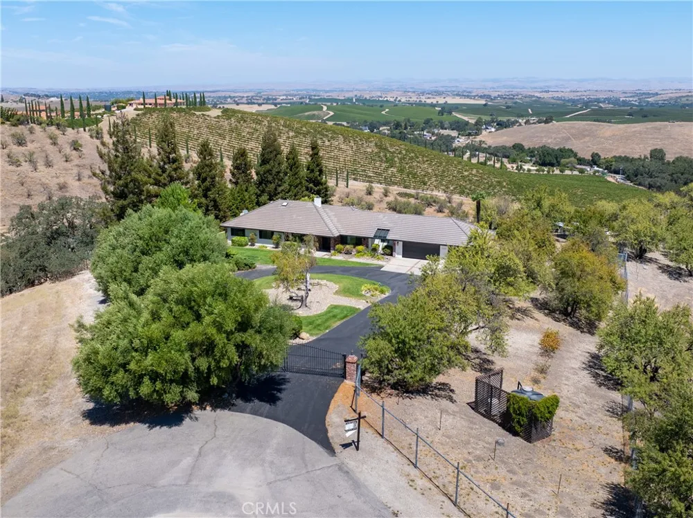 4205 High Grove Road Templeton, CA 93465