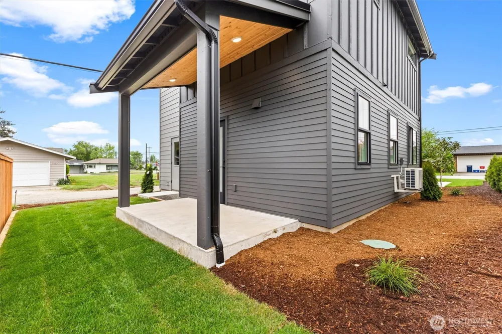 303 S 17th Street Lynden, WA 98264