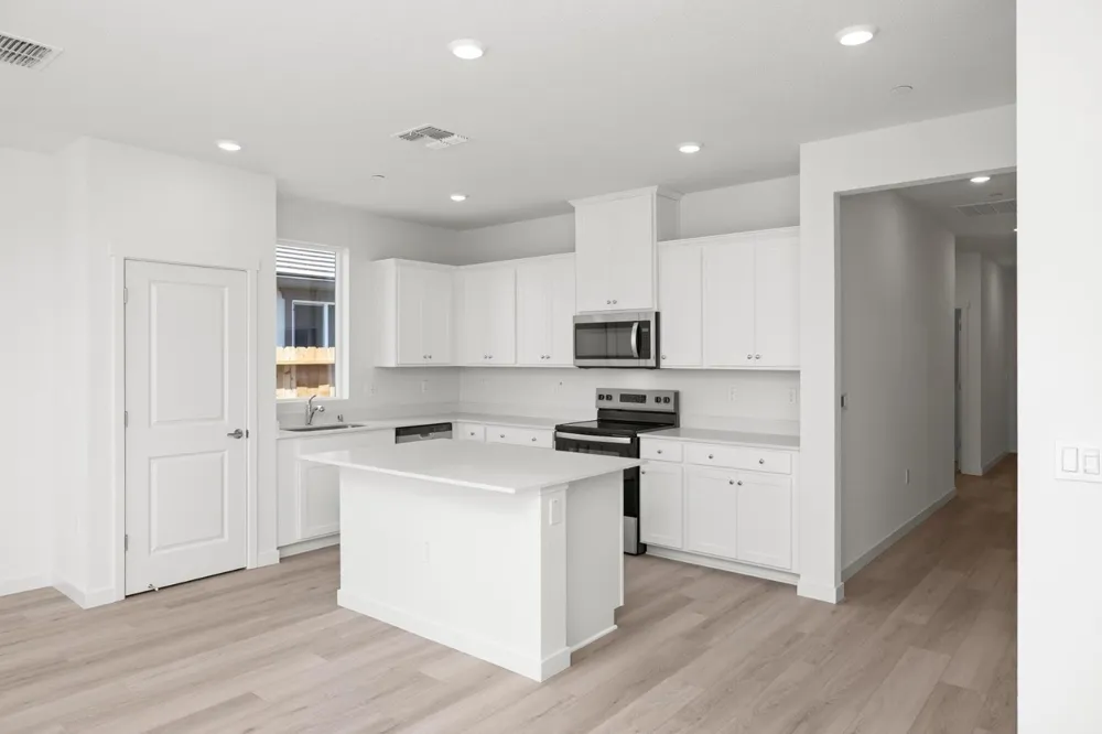 816 Helmsley Lane Patterson, CA 95363