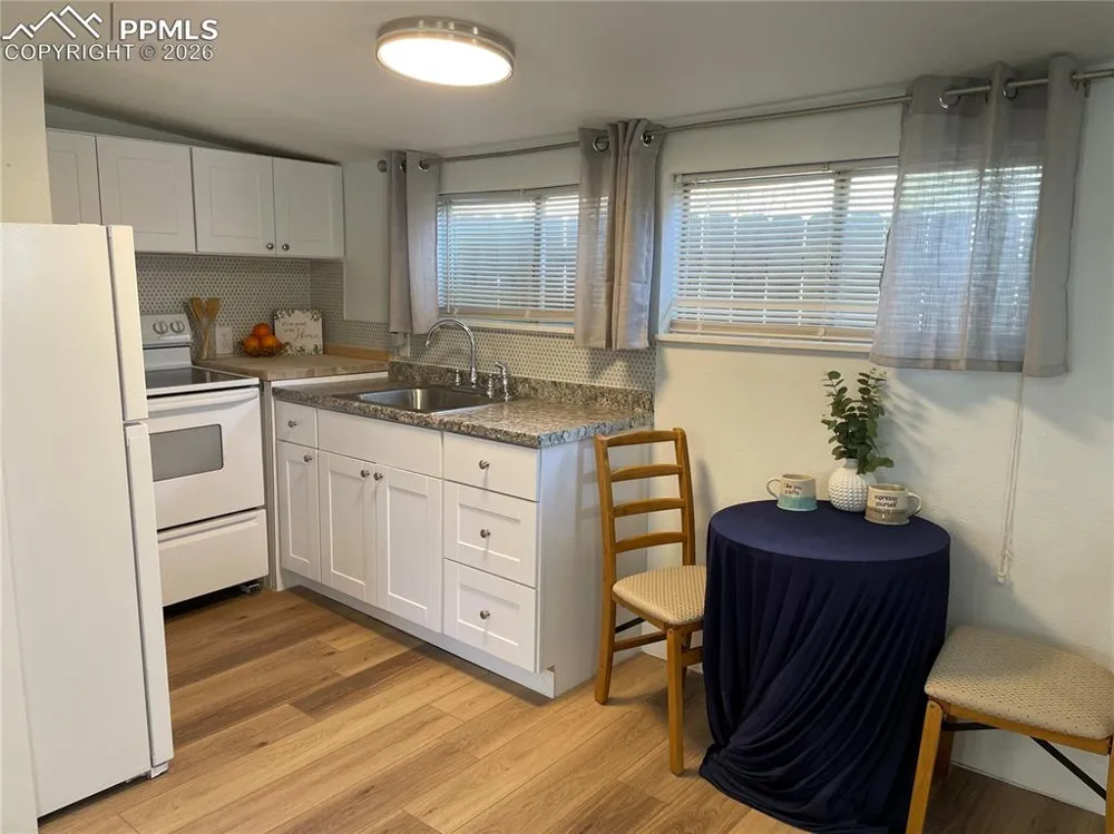 522 Spruce Street Colorado Springs, CO 80905